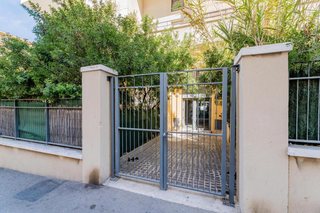 La Joliette; Duplex 2 Chambres, Parking Inclus+ Terrasse+ Ascenseur Marseille Exterior photo