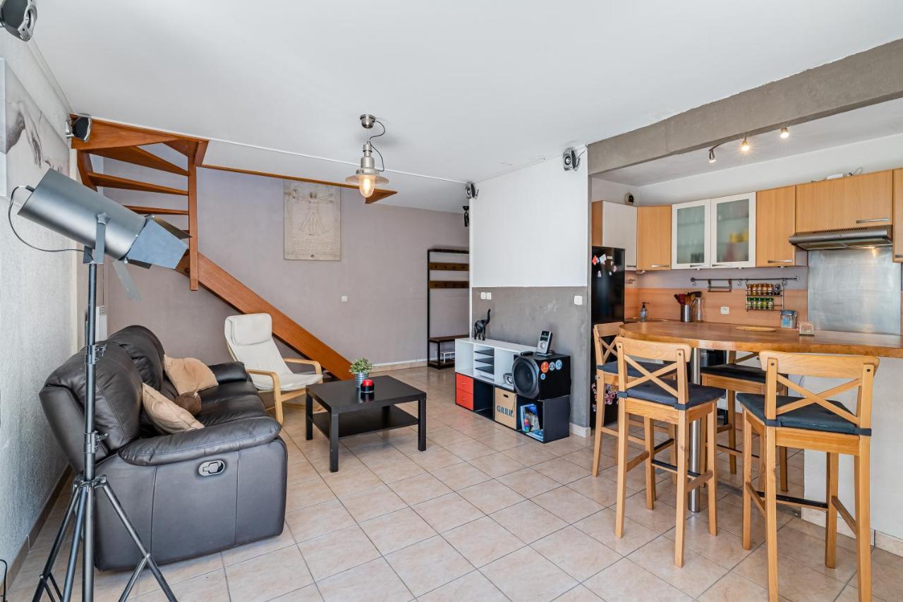 La Joliette; Duplex 2 Chambres, Parking Inclus+ Terrasse+ Ascenseur Marseille Exterior photo